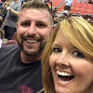 Meet your Posher, Carrie